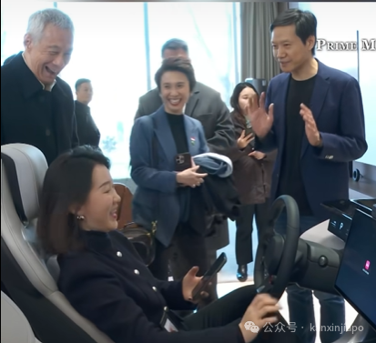李显龙游北京街头打卡拍照,网友偶遇顺利蹭合照!