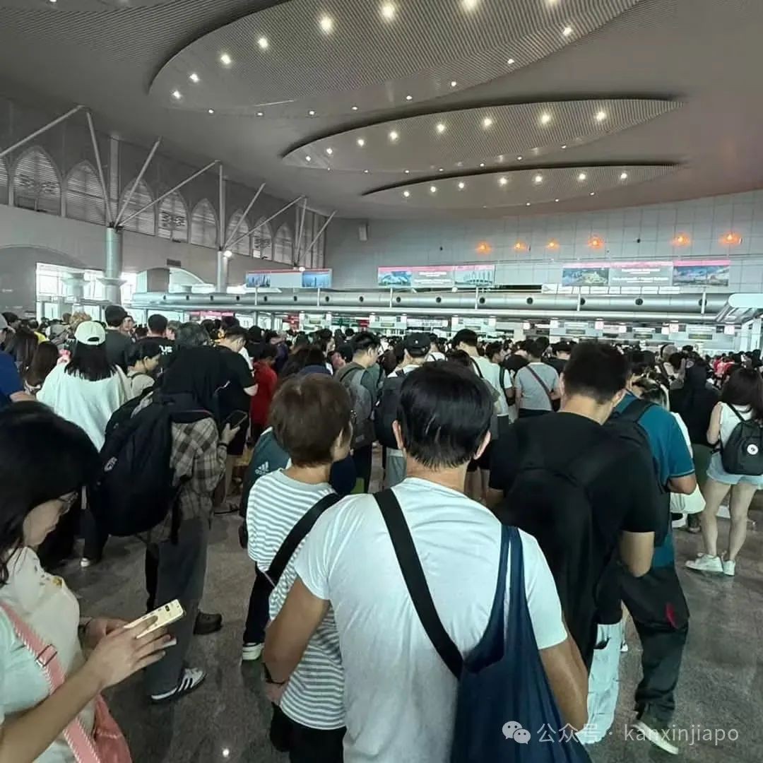 太难了！回中国又要抽检核酸了；新马关卡大瘫痪，大批人走回新加坡