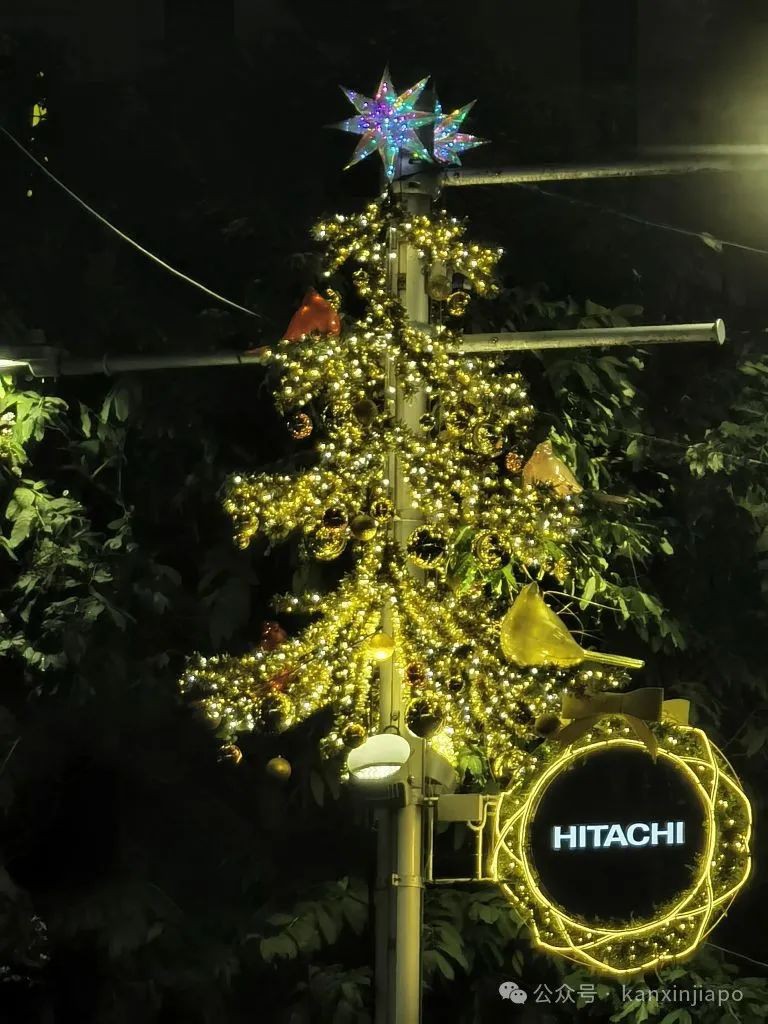 现场实拍!平安夜的乌节路人挤爆了,打卡圣诞灯饰超出片