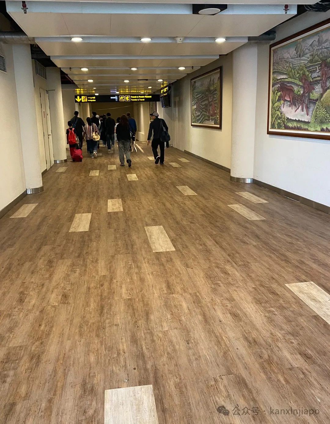 从新加坡去峇厘岛，订酒店、落地签、买手机卡等琐事真不少