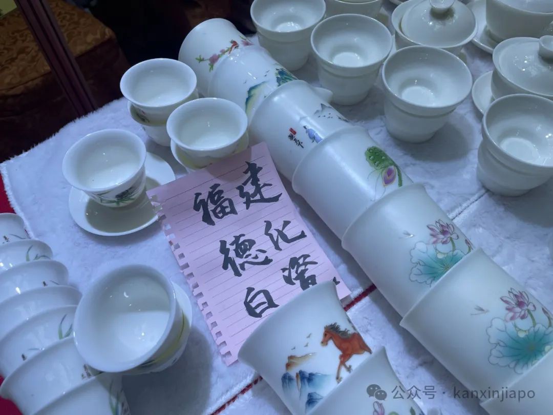 她把20多位非遗传人带到新加坡,只为延续这场32年的文化盛宴