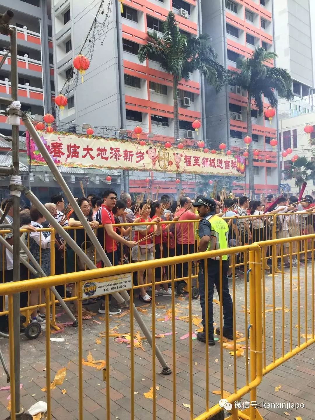 疯狂,新加坡人大年初一都会干这件事?!