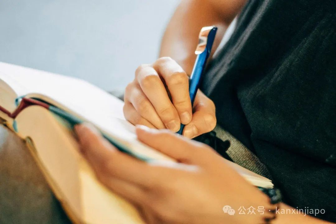 新加坡人去中国上学，背后竟有“国家任务”？