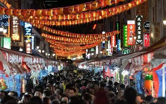 在新加坡过年，原来和中国有这么多不同