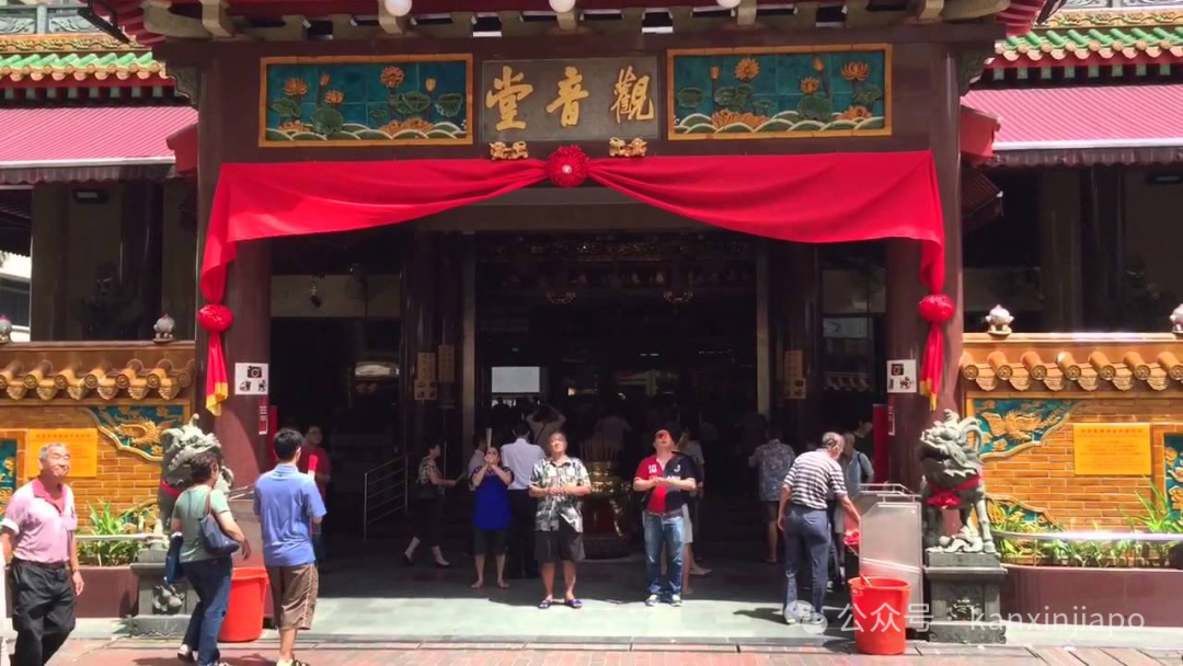 新加坡又现外籍男非法卖纸巾乞讨!10分钟净赚50新币