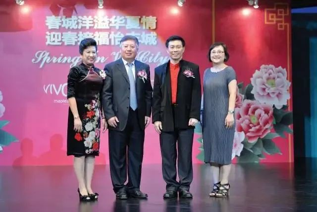 她把20多位非遗传人带到新加坡,只为延续这场32年的文化盛宴