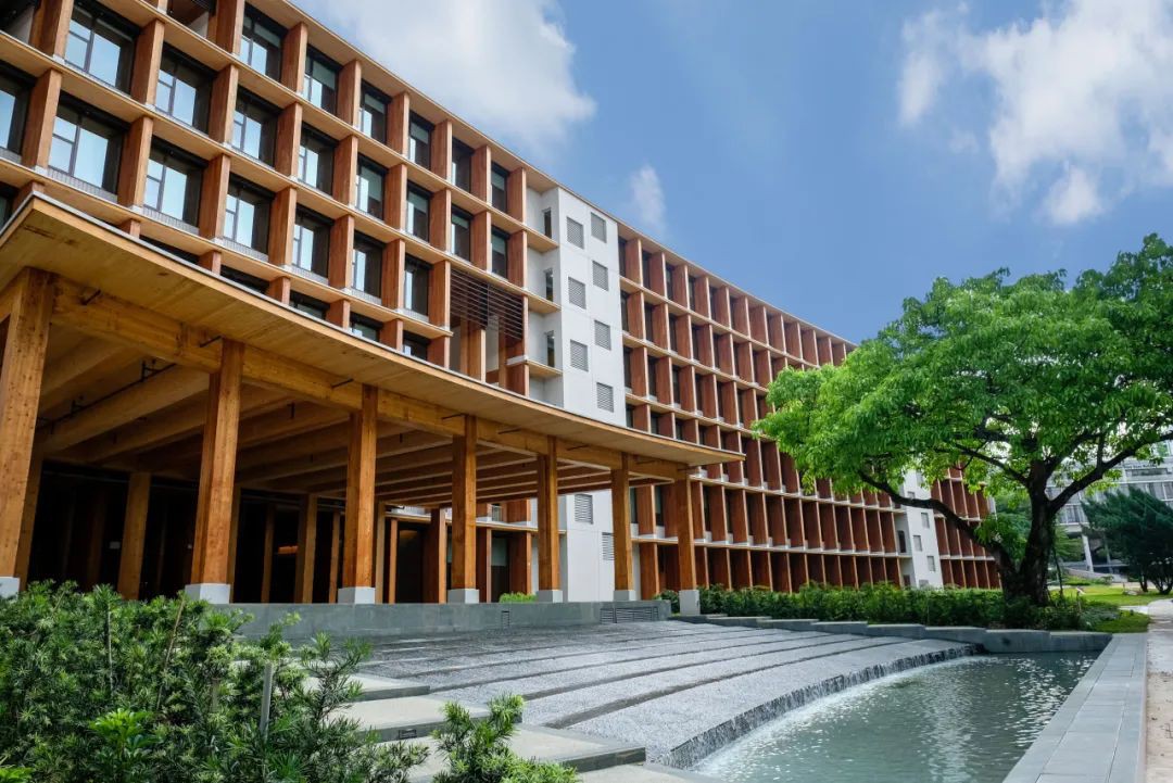 为什么全球顶尖企业家都要抢NTU商学院的这张“黄金入场券”？