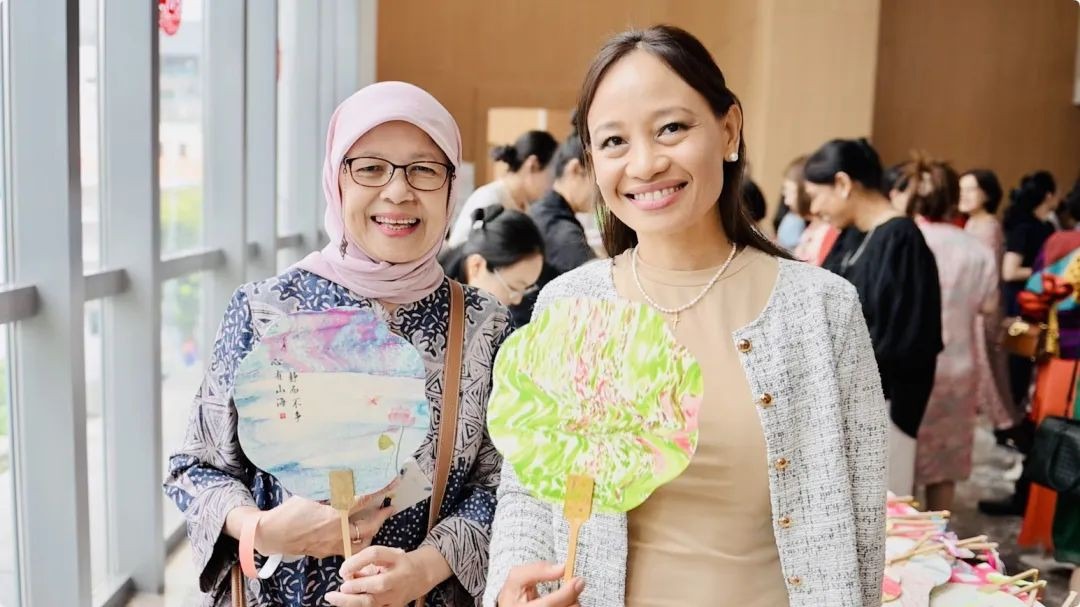 当海派旗袍遇见新加坡,东方优雅惊艳全场