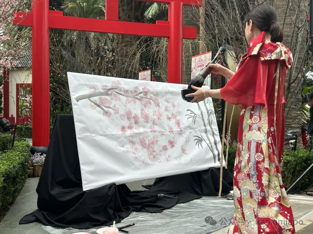 440棵樱花树空降滨海湾花园，新加坡这场花展绝了！