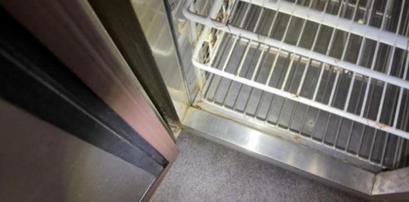 食品安全疏失致400人肠胃炎!新加坡餐饮供应商被罚8000元