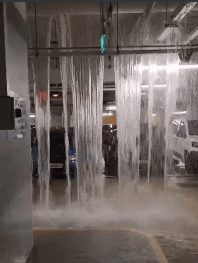 新加坡多地沦陷变“水乡”，道路瘫痪、交通中断！强降雨还将继续？