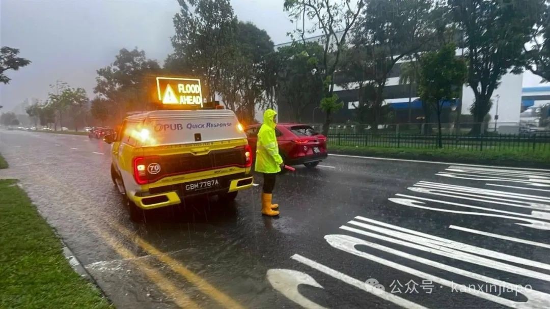 新加坡多地沦陷变“水乡”，道路瘫痪、交通中断！强降雨还将继续？