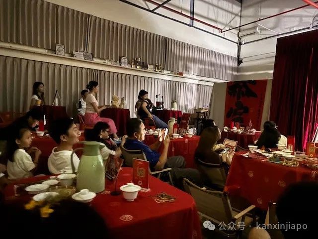 在西京都欣赏“闲愉茶馆”,感受相声的魅力