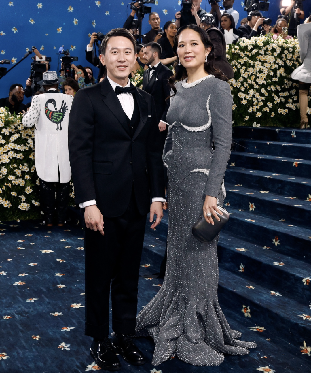 “川普朋友圈唯一受邀者” ,周受资携妻子亮相Met Gala 红毯再成焦点
