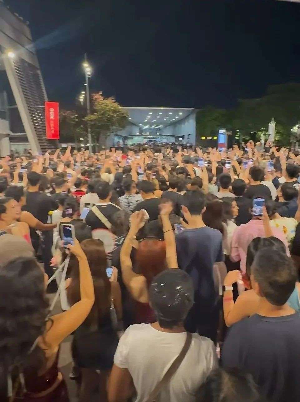 贫穷限制想象!在新加坡看演唱会门票有多贵?LadyGaga3万,霉霉5万,火星哥近4万