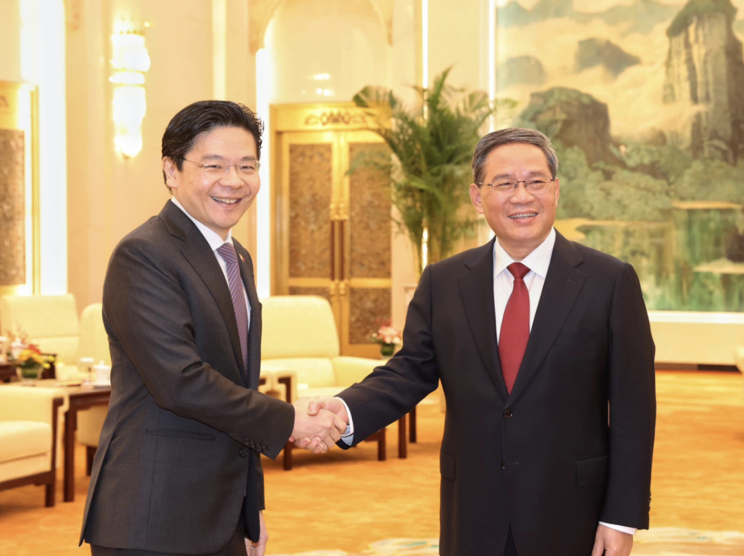 新中两国总理在马来西亚会面!黄循财发推晒互动,表示聊得很开心