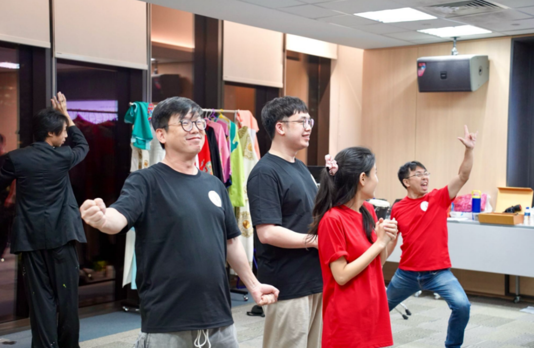 当新加坡的歌台遇上了中国的戏曲……