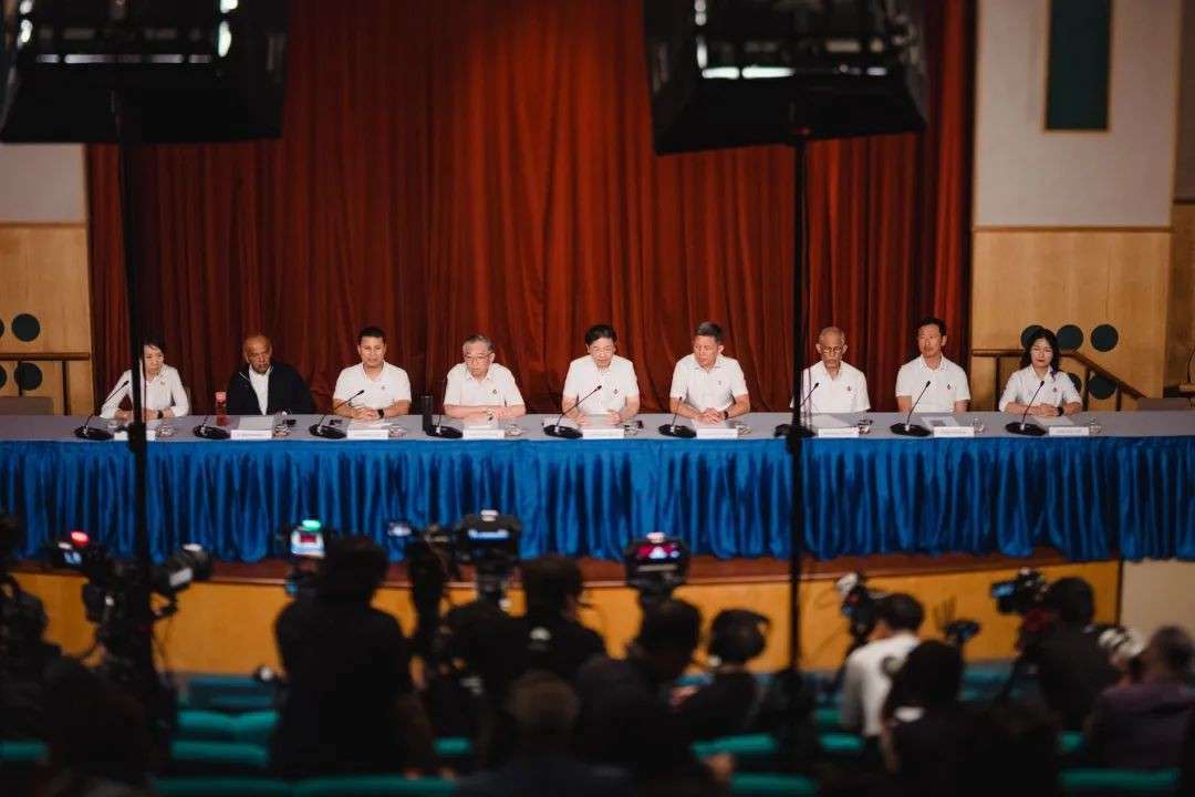 新加坡大选,执政党狂胜,有些人连裤衩都输掉了......