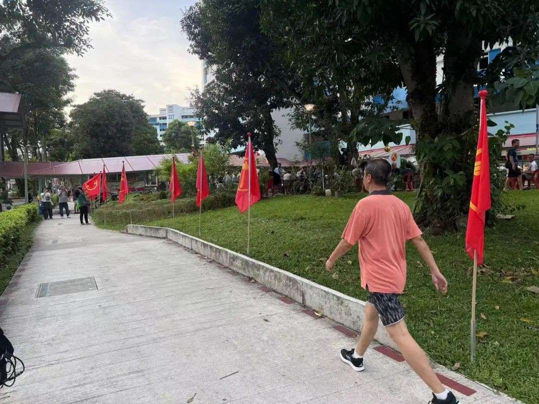 新加坡大选抽样计票:榜鹅选战,副总理颜金勇团队54%,应该是稳了