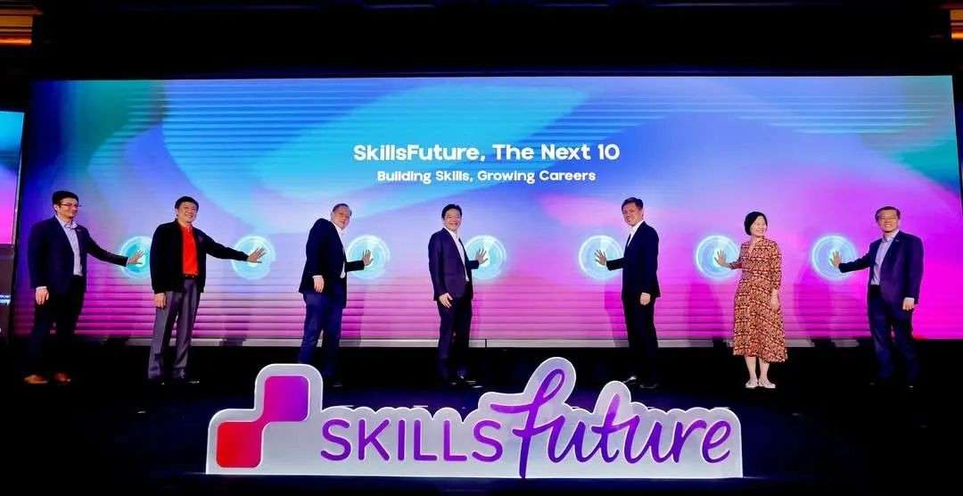 40岁还能转行？新加坡砸钱让你学AI！黄循财宣布重磅新政