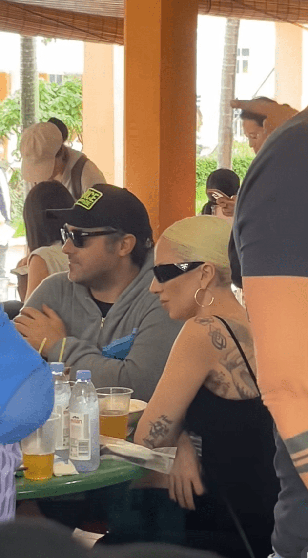 惊了!Lady Gaga也爱青岛啤酒?演唱会间隙现身麦士威熟食中心引轰动