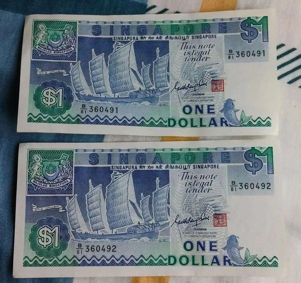 新加坡建国一代的$1纸币重现！这两张连号品相太