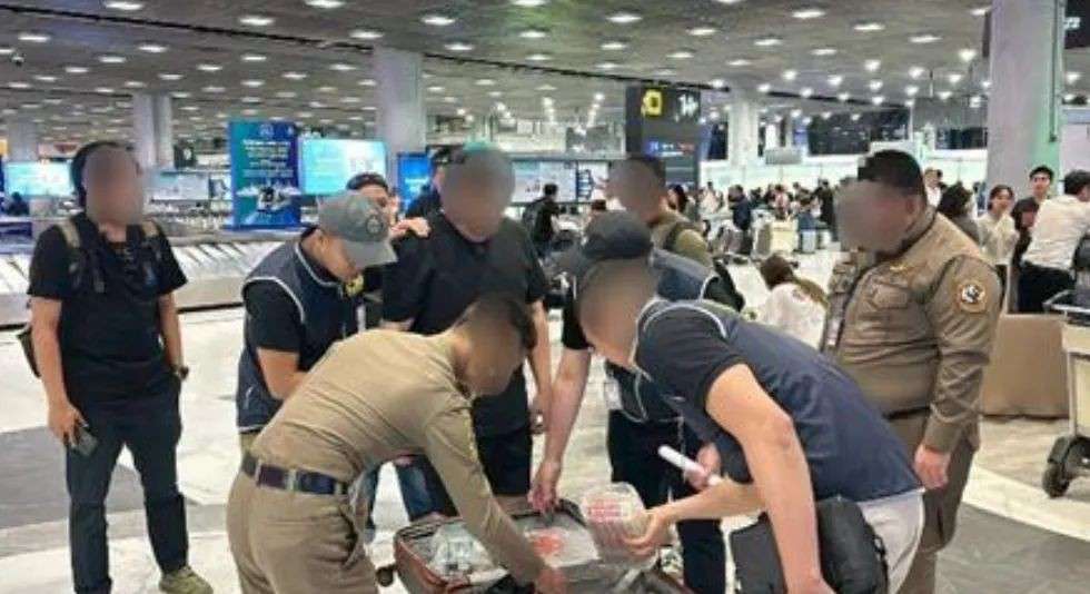 两名新加坡男子在泰国被捕!跨国卖淫案调查两年,抄出千万资产