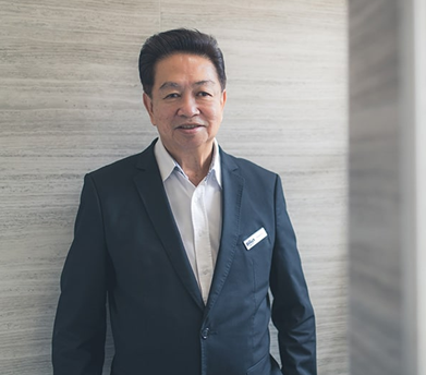 新加坡中年男涉嫌残暴弑母；中国男乱刀杀前妻不遂，被判19年鞭8下