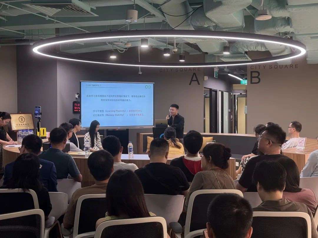 新加坡的AI圈子聚会长这样