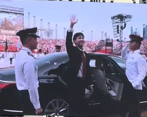 一夜爆红!新加坡总统替身帅到刷屏,33万人围观求姓名