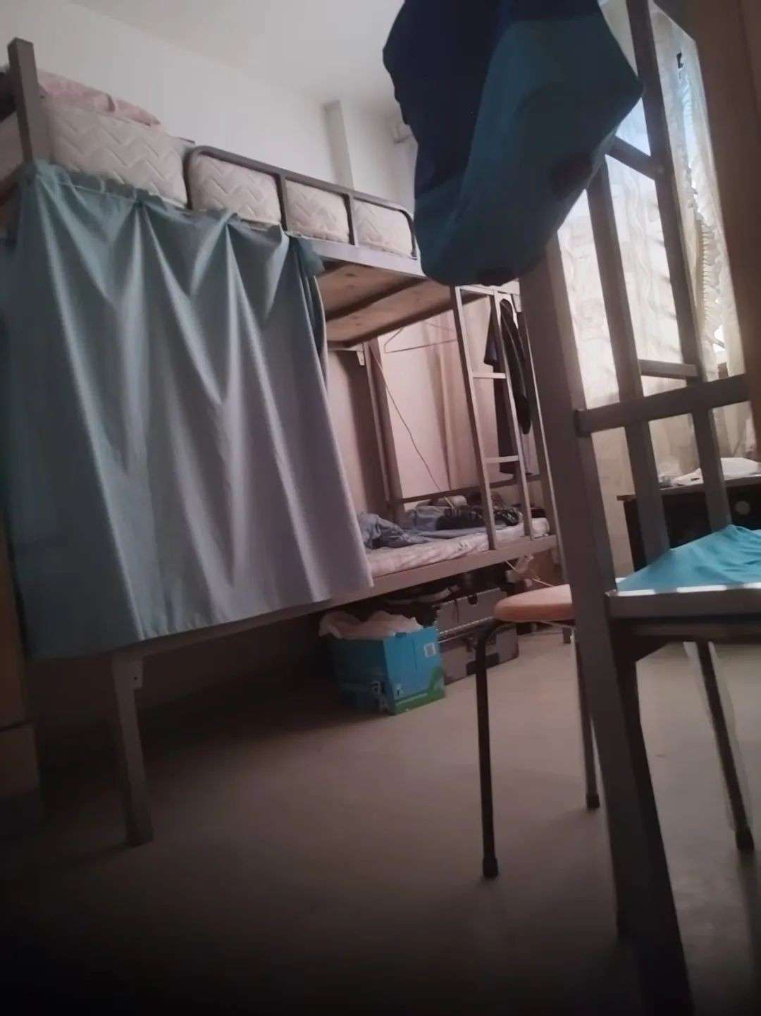 网友爆料！新加坡二手房东设连环计，中国教师访学噩梦