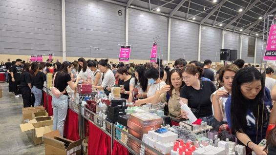 10万新加坡人都排队疯抢过的美妆展销会回来了! 爆款1折、La Mer白菜价、Rolex和BYD大奖等你拿！