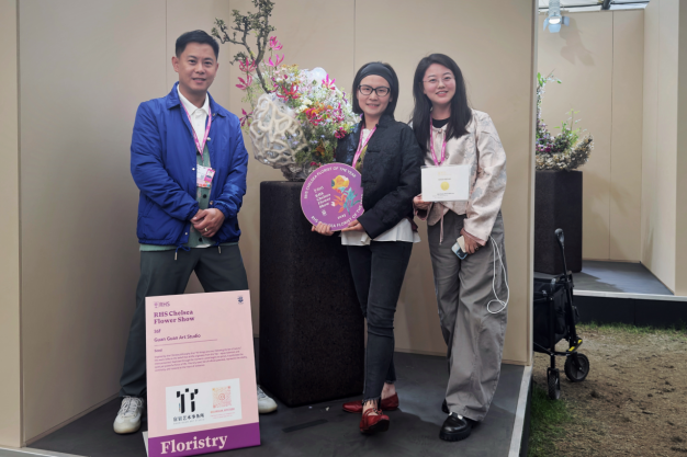 在新加坡做花艺，养得活自己吗？切尔西花展金奖得主直呼：花材贵到怀疑人生！