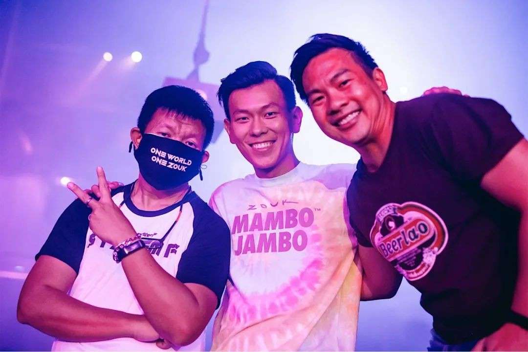 新加坡美人鱼表演回归，快带娃穿上鱼尾巴合影吧！还有复古派对和超值优惠等你来
