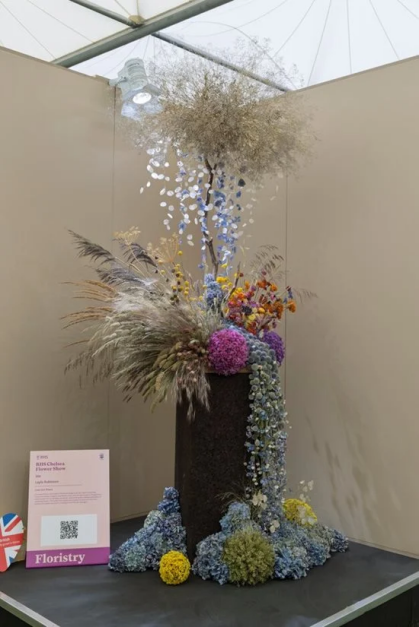 在新加坡做花艺，养得活自己吗？切尔西花展金奖得主直呼：花材贵到怀疑人生！