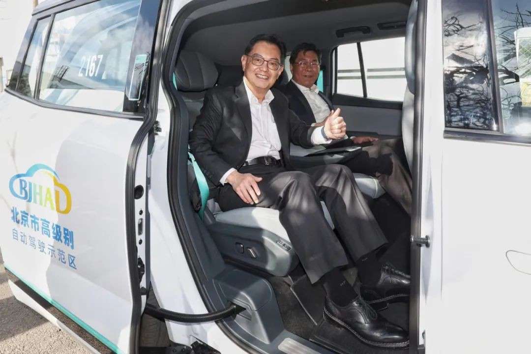 新加坡组屋区要开通无人巴士了!中国造,靠谱吗?司机怎么办?