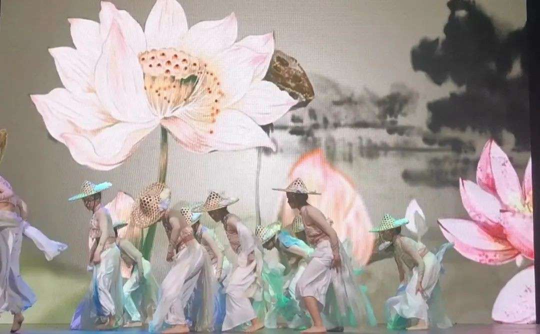8月的新加坡,竟然藏着这么一场震撼全球的文化大秀