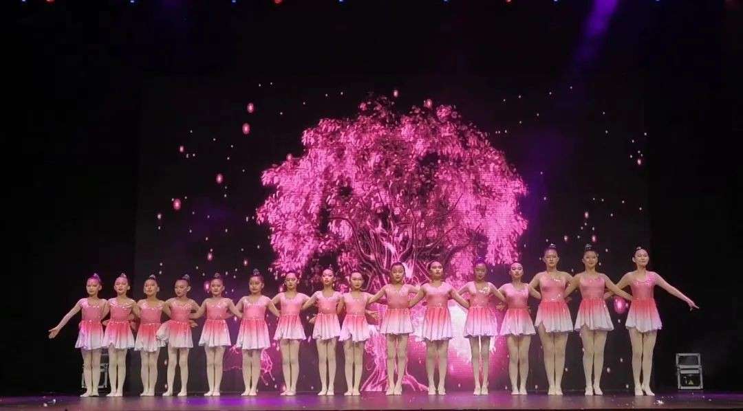 8月的新加坡,竟然藏着这么一场震撼全球的文化大秀