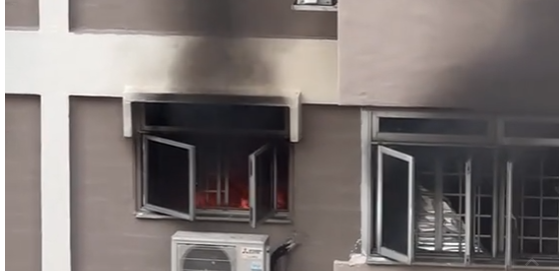 新加坡组屋火灾，2人丧生，生前曾大声呼救