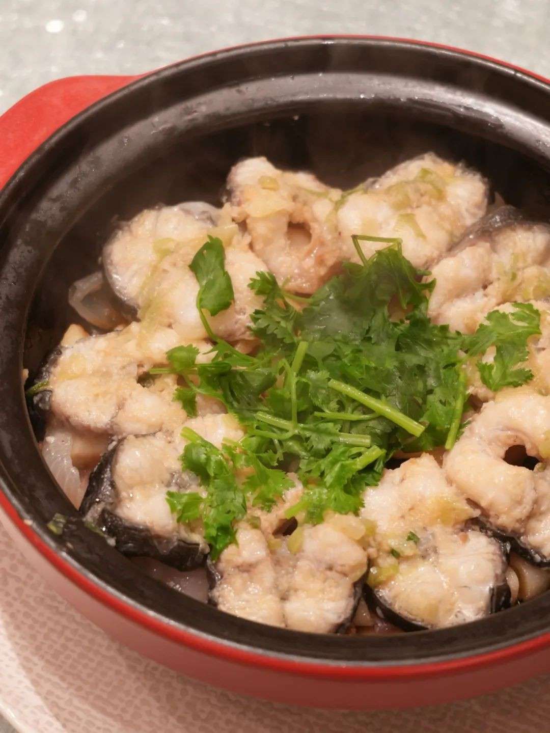 在新加坡莆田,吃顺德来的鳗鱼