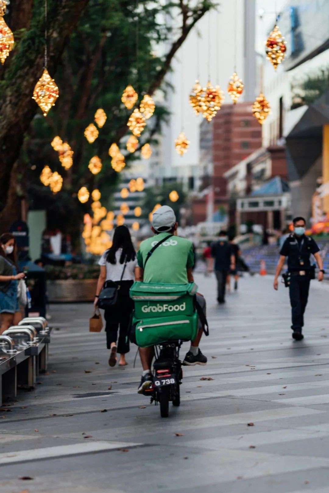 新加坡非法派送大清查，300多人被查，3人被抓