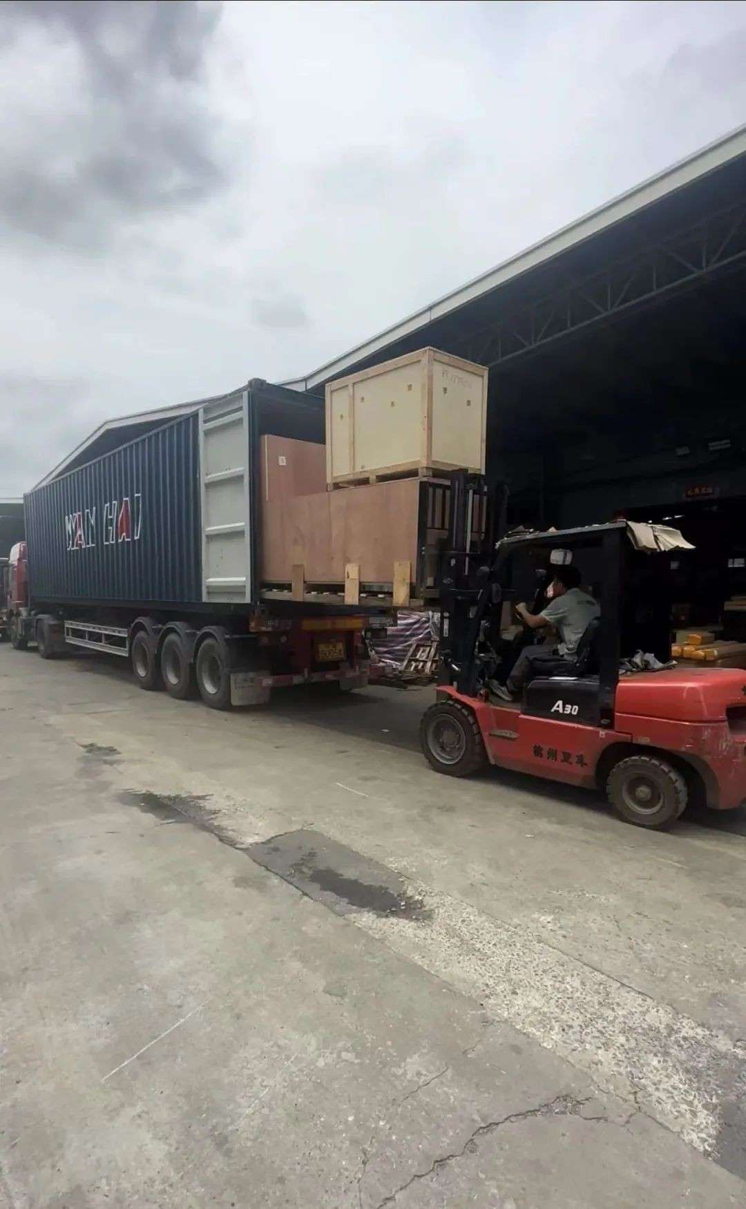 又降价啦！推荐中国佛山回新加坡大货物流，海运¥328/立方，空运¥18/KG