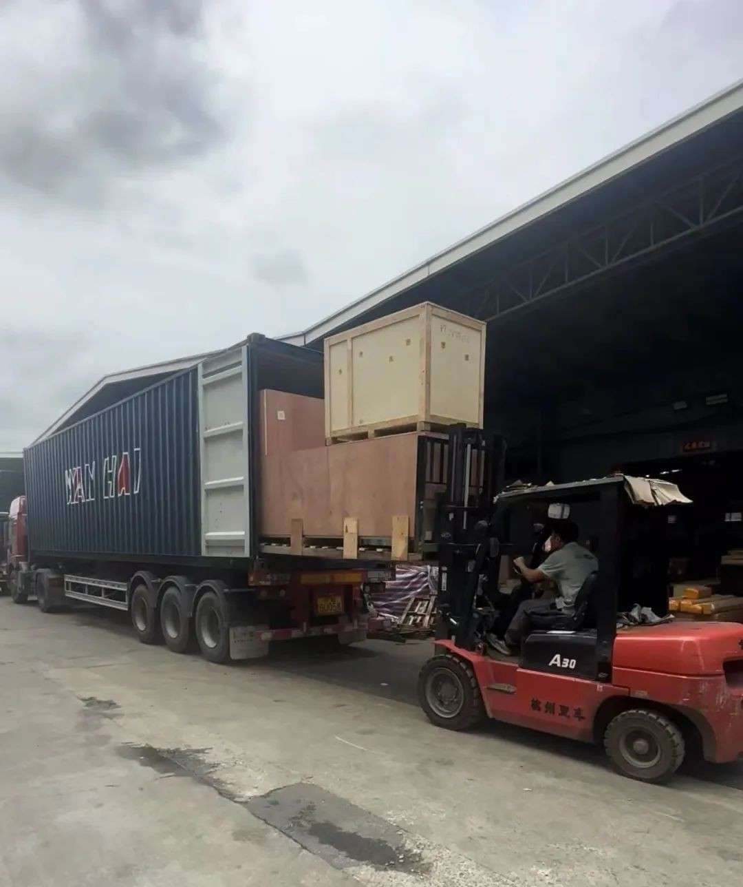 重磅!中国回新加坡物流狂降价,超低价海运¥328/立方、空运¥18/KG