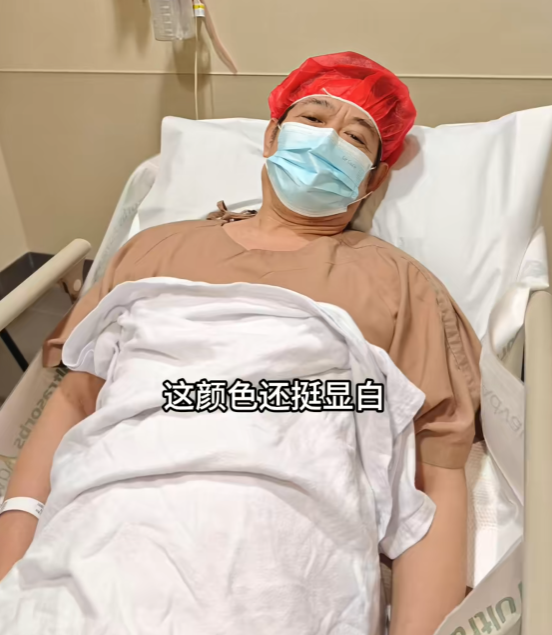 从“病危”到康复只要1天?李连杰发幽默视频记录住院详情,向太透露病情