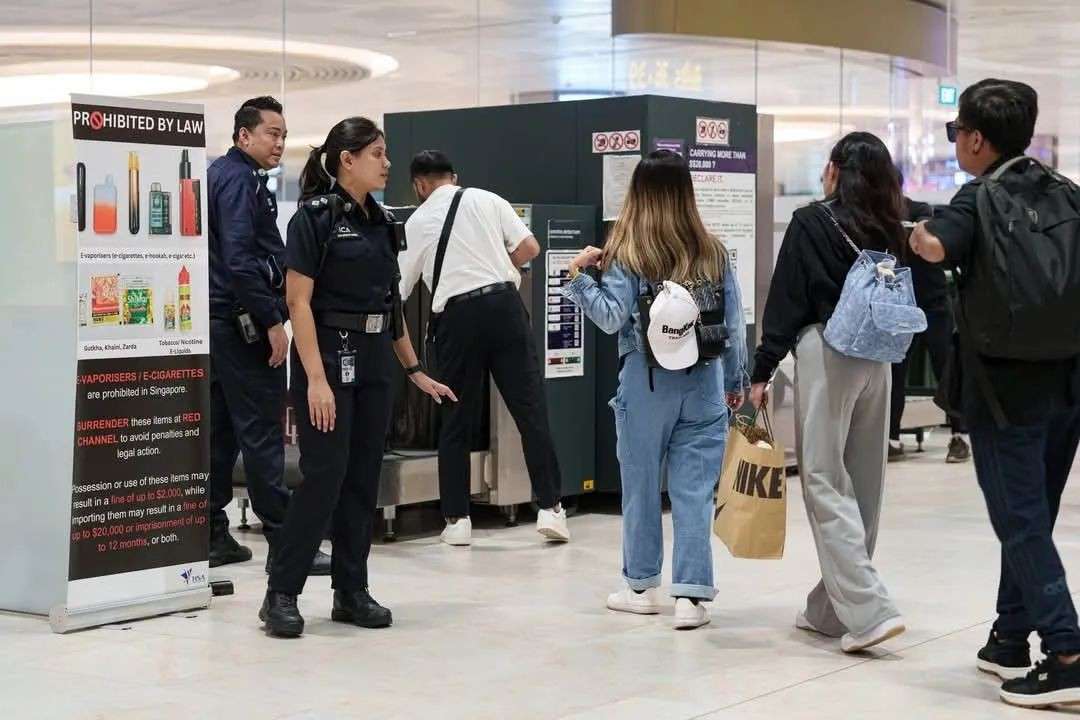 新加坡海陆空关卡围堵“丧尸烟弹”！5天查获850支电子烟