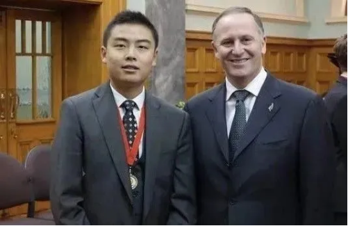 AI来袭,新加坡家长最担心的事正在发生:名校生也可能被淘汰,你的孩子准备好了吗?