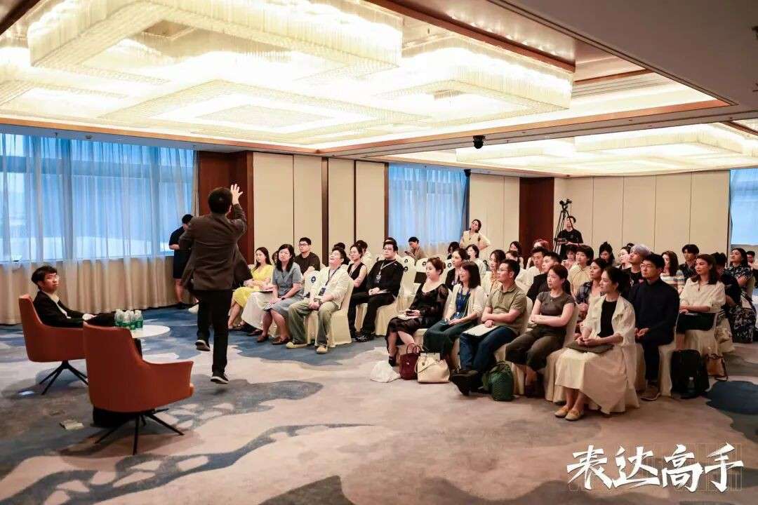 《奇葩说3》的BBking、《再见爱人》的锐评大师，黄执中来新加坡教你好好说话了！