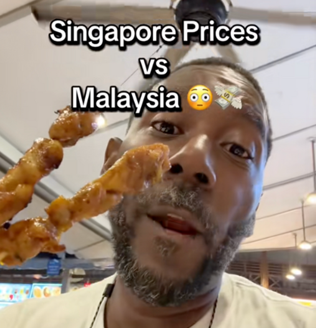 美国网红怒喷新加坡小贩中心：10串沙爹和炒饭要$45新币？抢钱啊！