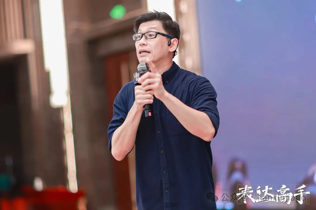 《奇葩说3》的BBking、《再见爱人》的锐评大师，黄执中来新加坡教你好好说话了！