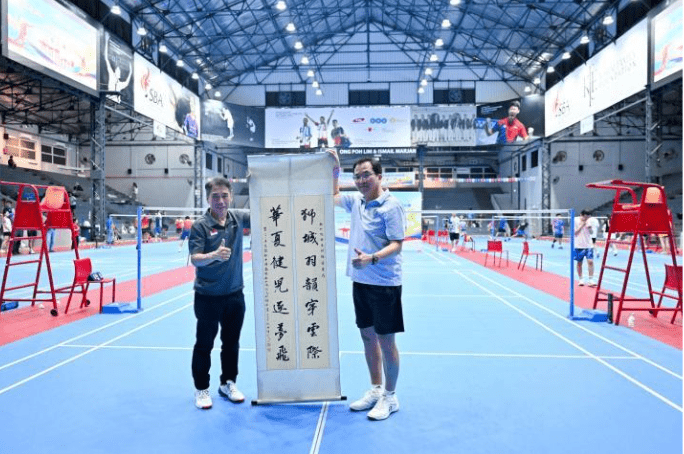狮城羽韵穿云际,华夏健儿逐梦飞
